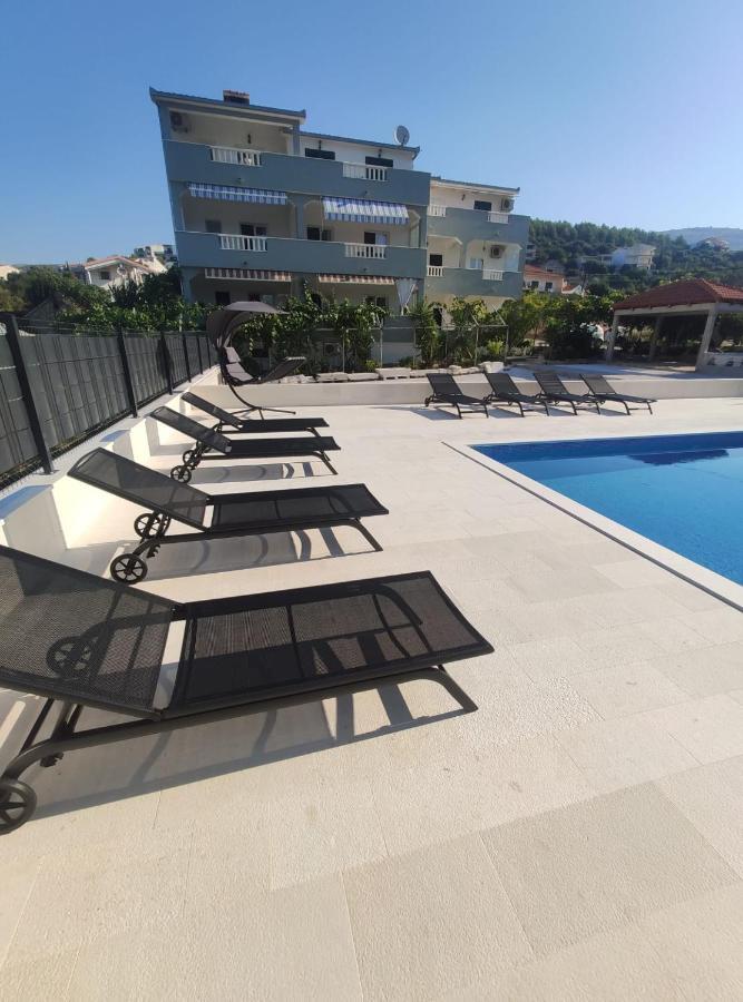 Apartmani Beran Seget Vranjica Exterior photo