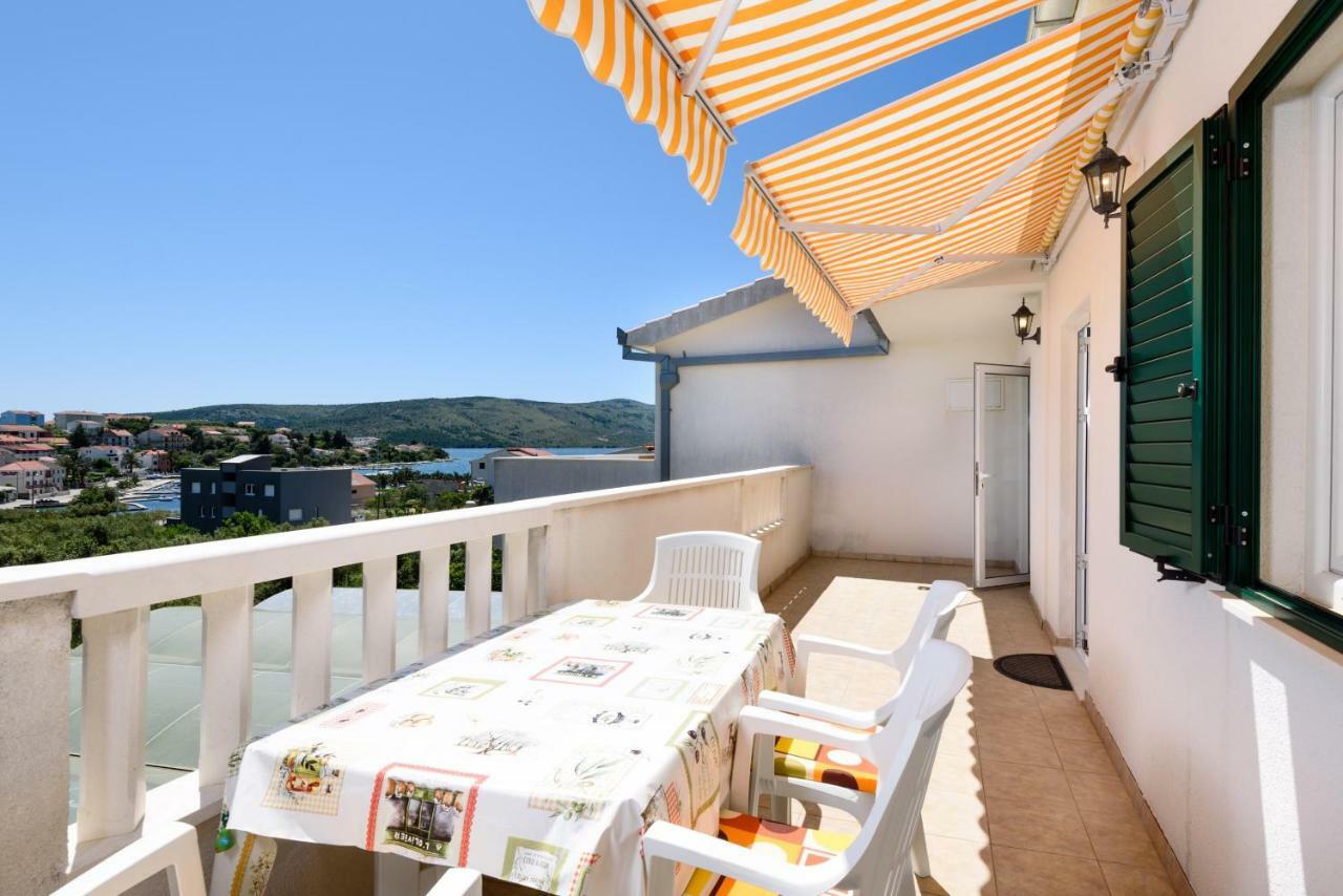 Apartmani Beran Seget Vranjica Exterior photo
