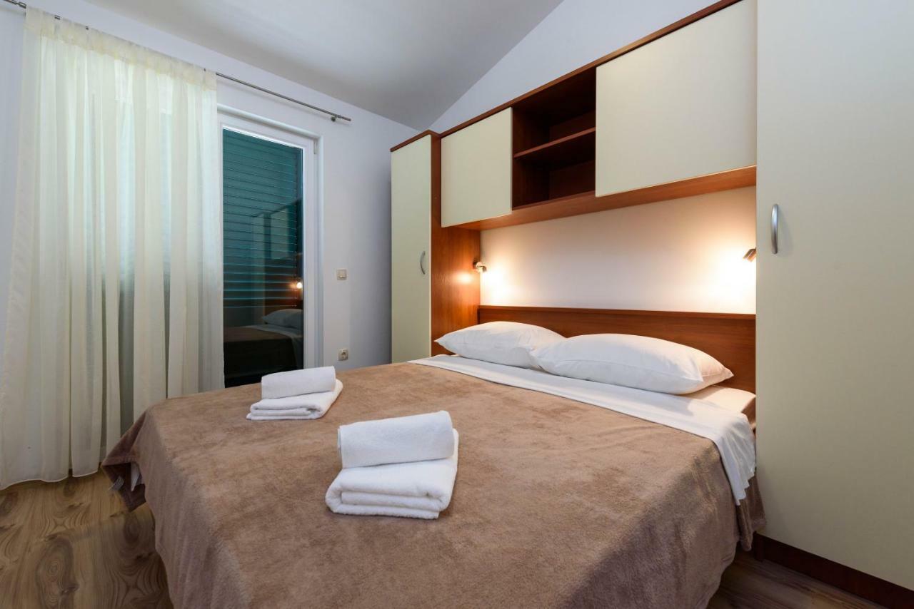 Apartmani Beran Seget Vranjica Exterior photo