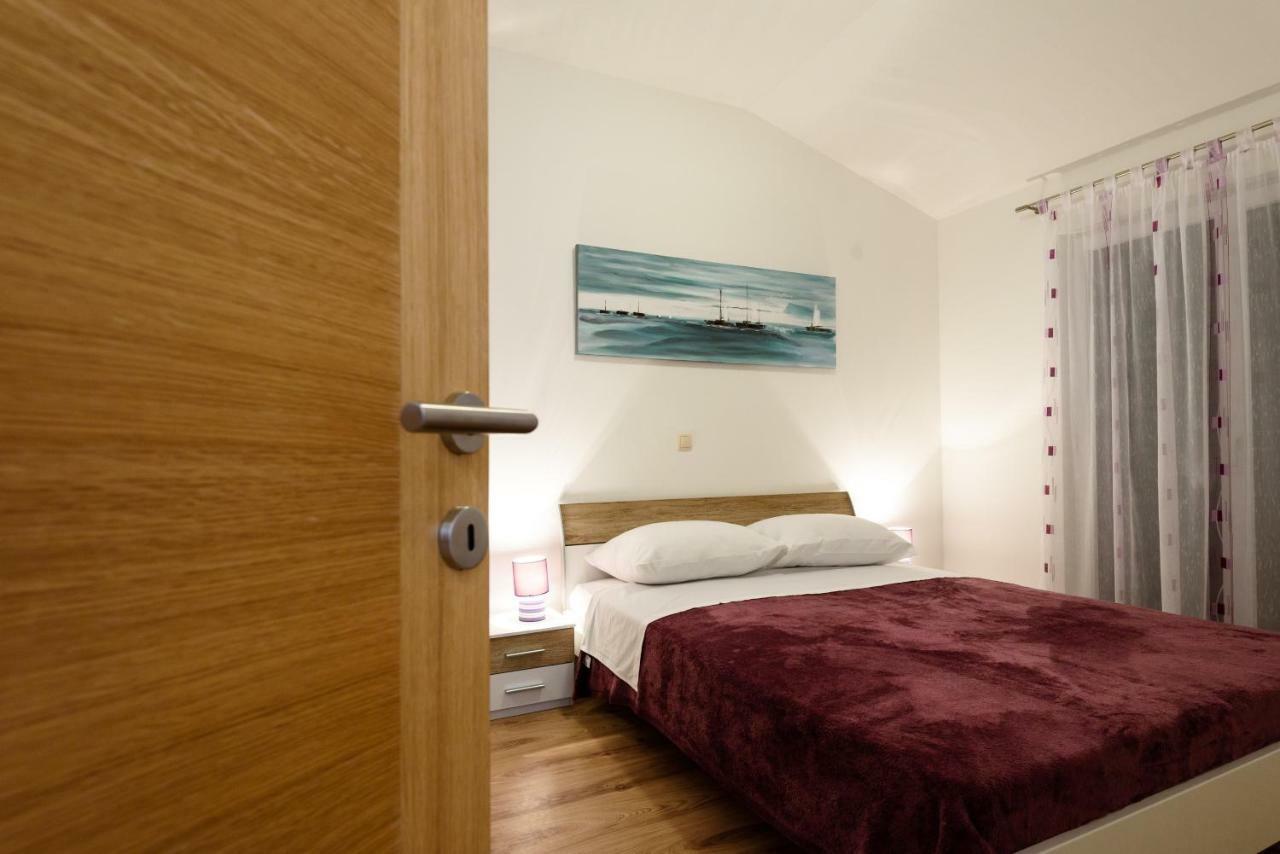 Apartmani Beran Seget Vranjica Exterior photo