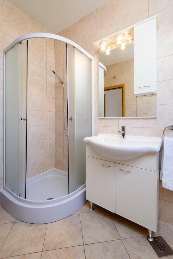 Apartmani Beran Seget Vranjica Exterior photo