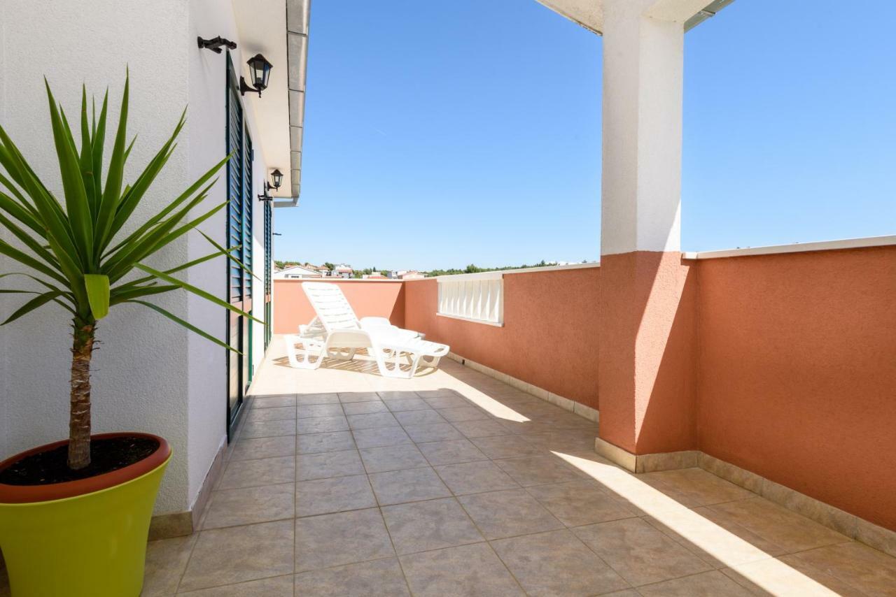 Apartmani Beran Seget Vranjica Exterior photo
